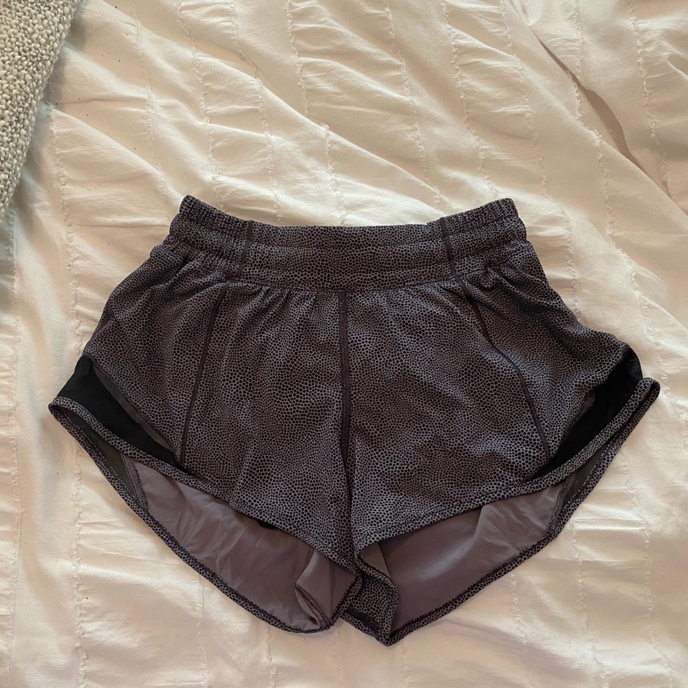 Lululemon Hotty hot shorts - grayish purple size 4
